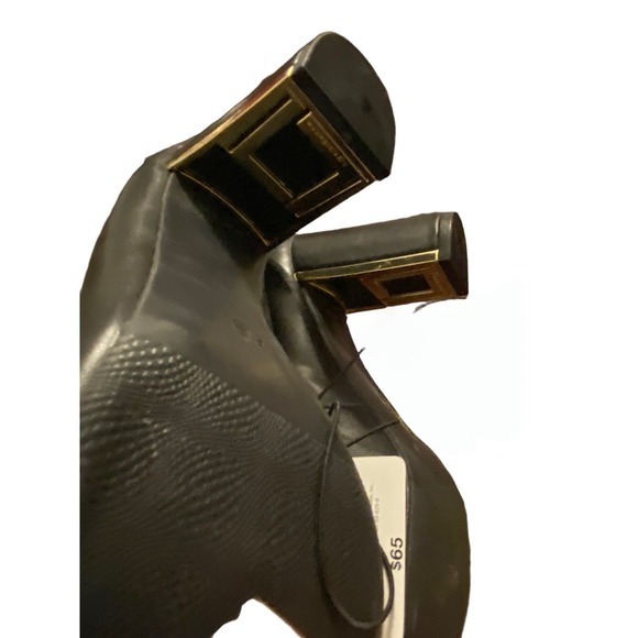 Liz Claiborne Pumps Black Heel Approx. 3 Inches, Gold Accents Size-10M NWT - Picture 7 of 9